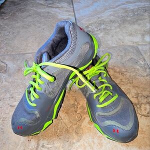 Adidas, Size 5Y, Gray and neon green